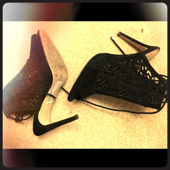 Gianni Bini fabulous heels. Lace up back - Picture 1 of 3